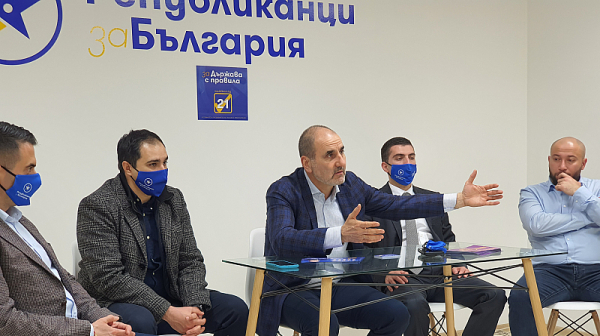 Републиканци за България в кв. „Чолаковци“: Работим за достъпна в реално време информация за чистота на въздуха