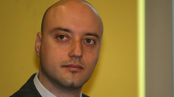 Атанас Славов: Недопустимо е служебното правителство и президентът да ерозират доверието в парламента