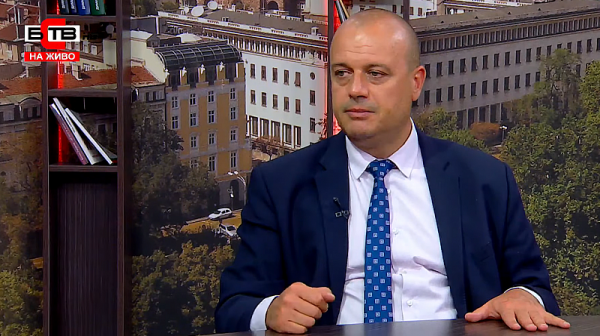 Христо Проданов: Вътрешнопартийната опозиция иска да саботира участието на БСП в преговорите за правителство
