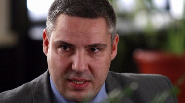 Методи Лалов: Борисов иска да си осигури политическа индулгенция, за да избяга от наказателно преследване
