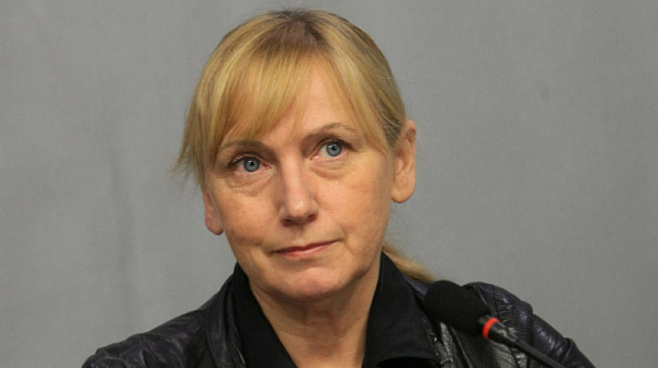 Йончева: Нито ЕП, нито българската прокуратура твърдят, че снимките с кюлчетата са манипулирани и фалшифи