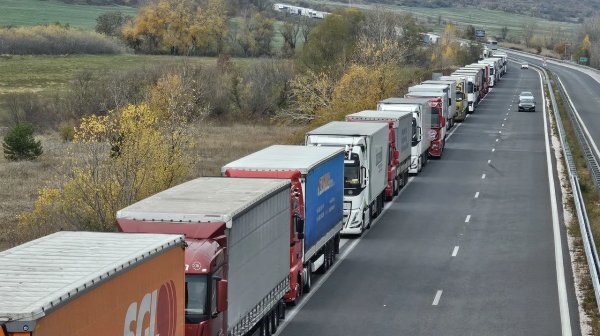 Тежък трафик на границата при ГКПП „Капитан Андреево“ и ГКПП „Лесово“